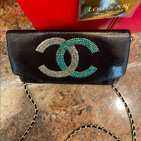 ❤️TRADED❤️ CHANEL Timeless Clutch WOC Black gloss strassed cc gold hardware - Picture 3 of 15